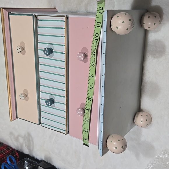 Hand painted jewelry chest blue, pink, yea, gold, peach - Picture 11 of 13